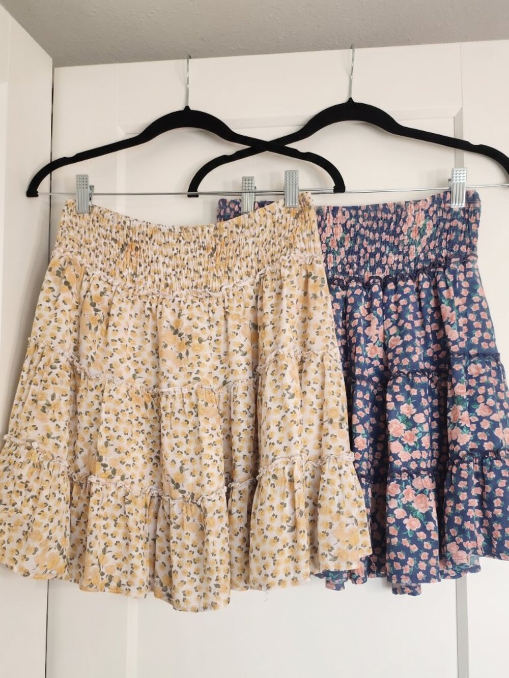 2 American Eagle Floral Smocked Tiered Mini Skirts - Size Small
